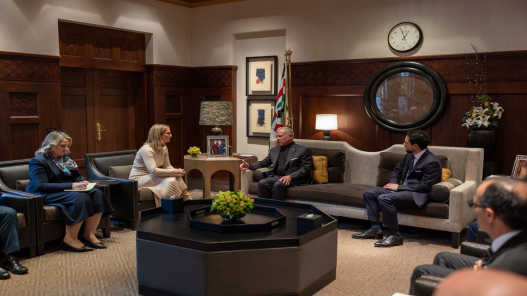 الملك يشدد على ضرورة الالتزام بتنفيذ اتفاق إنهاء الحرب في غزة