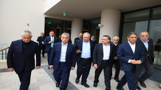 بعد 12 عاما من الإغلاق... حسان يفتتح فندق كراون بلازا البترا