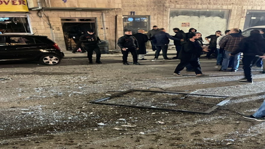 إصابة 4 أشخاص بحروق إثر حريق شبّ في محل تجاري بعمّان