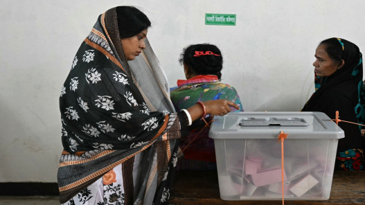 127 مليون ناخب يتوجهون إلى مراكز الاقتراع في بنغلاديش