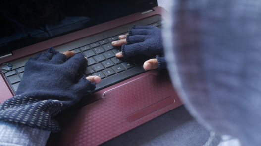 "الجرائم الإلكترونية": منصات الثراء الوهمية تُدار من الخارج وتحديدا من دول شرق آسيا