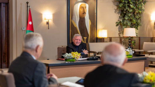 الملك يؤكد ضرورة غرس القيم الإنسانية والتطوعية في الأجيال القادمة