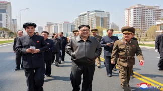 الزعيم الكوري الشمالي يشرف على مناورة تحاكي "هجوما نوويا مضادا"