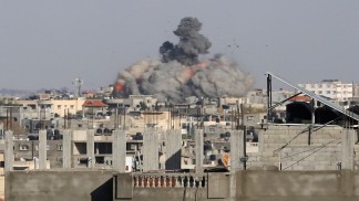 مراسل "المملكة": قصف إسرائيلي تسبب باشتعال نيران بأحد أكبر مخازن المساعدات في رفح
