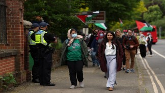 الشرطة تشتبك وتعتقل متظاهرين باعتصام مؤيد للفلسطينيين بجامعة أكسفورد