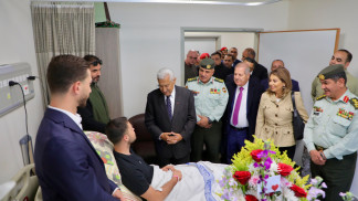 رئيس الأعيان بالإنابة وأعضاء المكتب الدائم يعودون مصابي المداهمة الأمنية في الرمثا