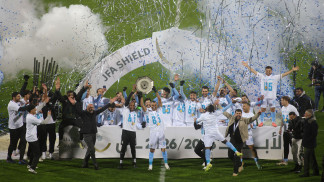 الفيصلي يغلب الوحدات ويتوج بلقب درع الاتحاد