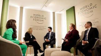 ولي العهد يلتقي رئيسة البنك الأوروبي للاستثمار ورؤساء تنفيذيين ومؤسسي شركات عالمية