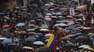 تظاهرة حاشدة في فنزويلا تطالب بالإفراج عن مادورو