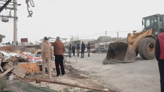 بلدية عجلون تنفذ حملة لإزالة مكاره صحية وعرائش وأكشاك مخالفة