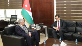 القطامين يبحث مع السفير الهندي تعزيز التعاون في قطاع النقل