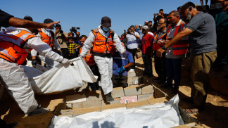 الاحتلال الإسرائيلي يسلم جثامين 54 شهيدا من قطاع غزة