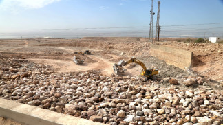 وزير الأشغال يتفقد مشاريع حمايات جسور البحر الميت 