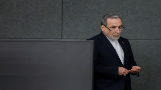 عرقجي: المحادثات مع واشنطن تفتح "نافذة فرصة جديدة" لإنهاء المواجهة