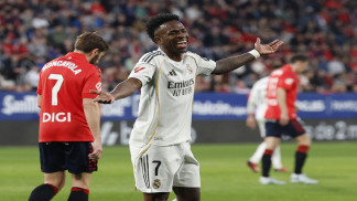 أوساسونا يهزم ريال مدريد ويمنح برشلونة فرصة العودة إلى صدارة الدوري الإسباني