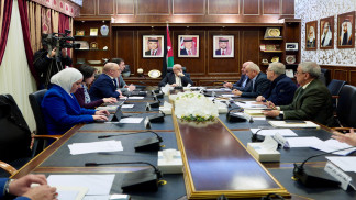 مالية الأعيان تلتقي بفريق من مكتب التدقيق الوطني البريطاني