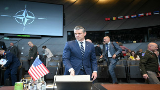 وزير الحرب الأميركي يعقد أول مؤتمر صحفي بشأن إيران الاثنين