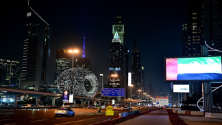 وزارة الدفاع الإماراتية: اعتراض 10 صواريخ و26 مسيّرة الخميس