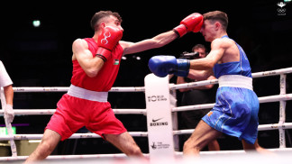 لاعب منتخب الملاكمة حذيفة عشيش يضمن ميدالية في بطولة آسيا