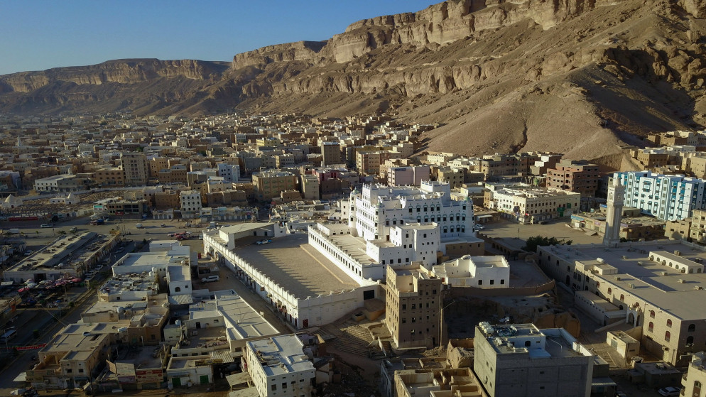 صورة جوية تظهر منظرًا لقصر سيئون في المدينة التي تحمل الاسم نفسه وسط محافظة حضرموت اليمنية. 17/10/2020. (أ ف ب)