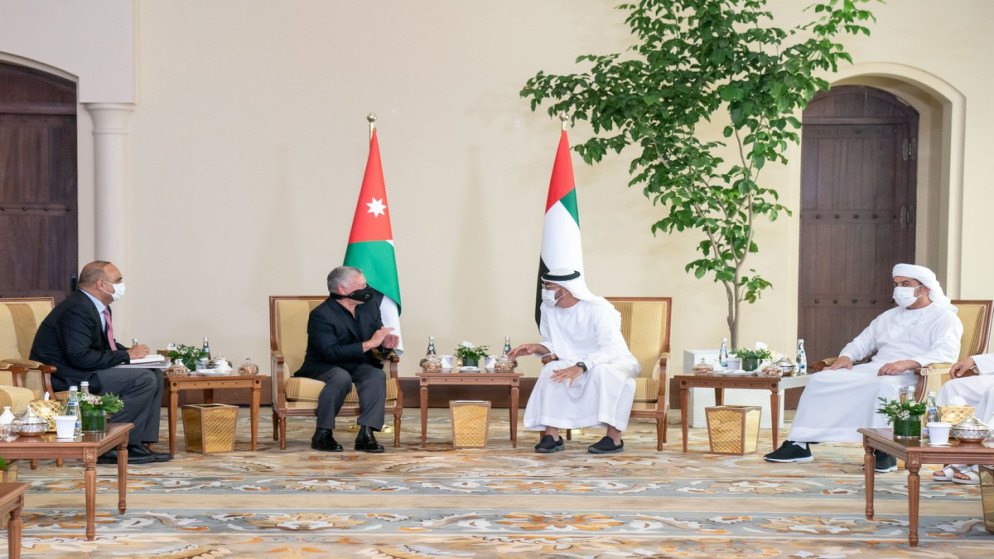 جلالة الملك عبدالله الثاني يجري مباحثات في أبوظبي مع الشيخ محمد بن زايد. (الديوان الملكي الهاشمي)