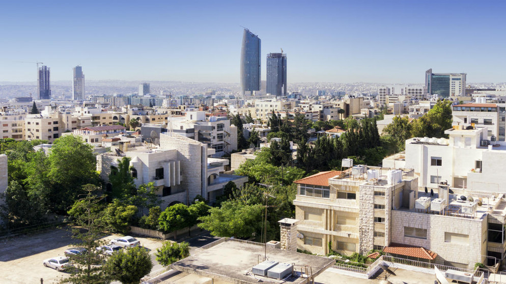 يطرأ الأربعاء، انخفاض طفيف على درجات الحرارة، وتكون الأجواء صيفية عادية في معظم المناطق ،وحارة نسبيا في الأغوار والبحر الميت والعقبة مع ظهور بعض الغيوم على ارتفاعات مختلفة.(shutterstock)