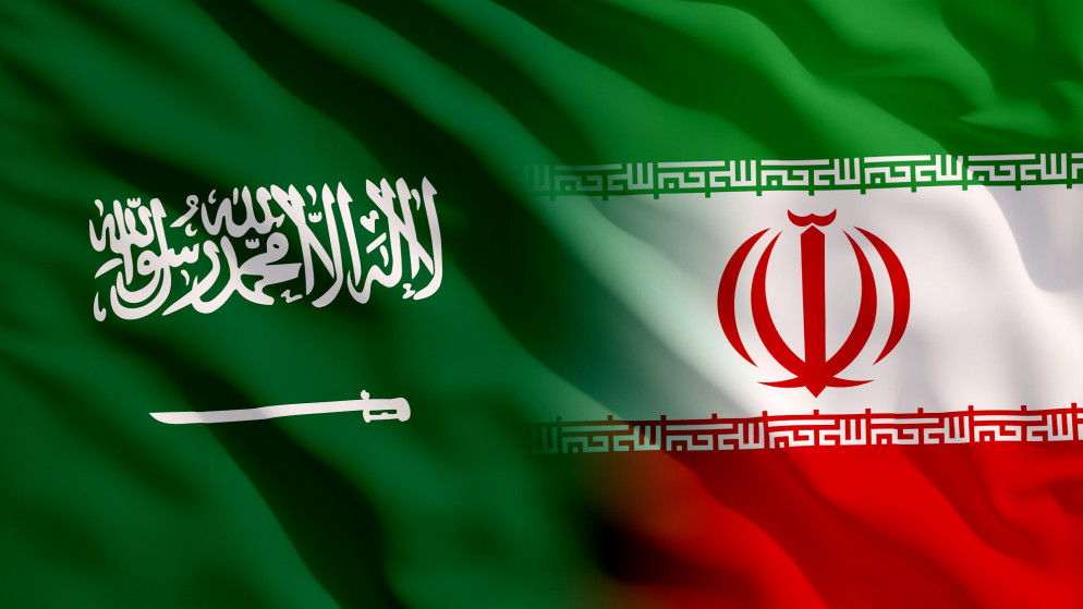 علما السعودية (يسار) وإيران. (shutterstock)