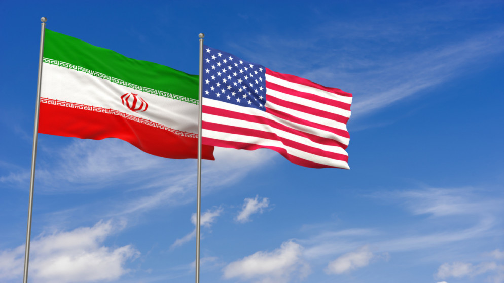 علما الولايات المتحدة وإيران. (shutterstock)