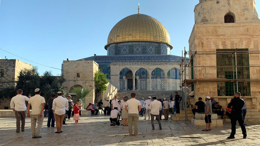 مستوطنون يقتحمون باحات المسجد الأقصى في القدس المحتلة. (وفا)