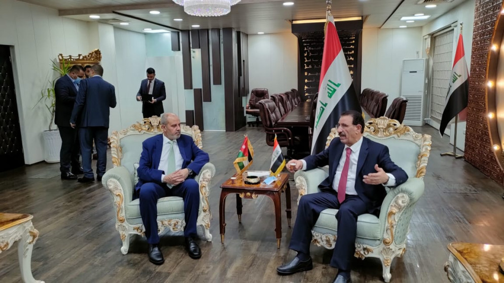 وزير الصناعة والتجارة والتموين يوسف الشمالي خلال لقاء وزير الزراعة العراقي محمد الخفاجي. (المملكة)