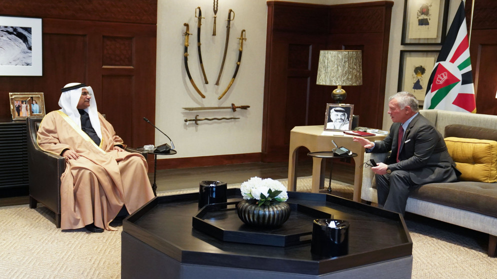 جلالة الملك عبدالله الثاني خلال لقائه رئيس البرلمان العربي عادل بن عبدالرحمن العسومي. (الديوان الملكي الهاشمي)