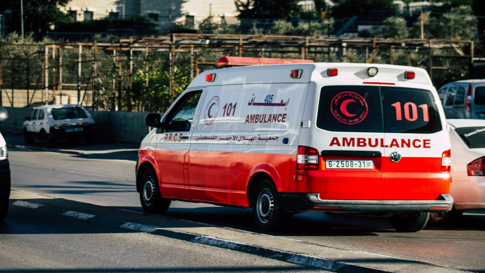 صورة أرشيفية لسيارة إسعاف فلسطينية (shutterstock)