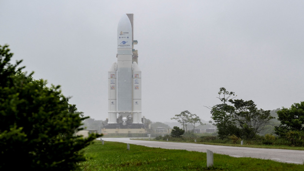 إطلاق صاروخ أريان 5 من أريان سبيس، مع تلسكوب جيمس ويب الفضائي التابع لناسا على متنه، 23 ديسمبر 2021. (رويترز)