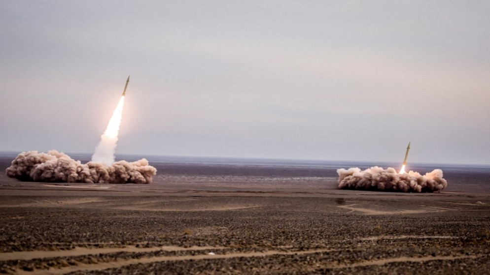 صورة لمناورة عسكرية إيرانية يجري خلالها إطلاق صواريخ في جنوب غرب إيران. 25 كانون الأول/ ديسمبر 2021 . (أ ف ب)