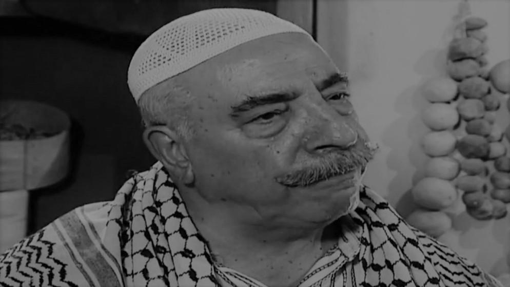 الفنان السوري الراحل محمد الشماط خلال تأدية شخصية (أبو مرزوق) في مسلسل باب الحارة. (مقطع فيديو من مسلسل باب الحارة)