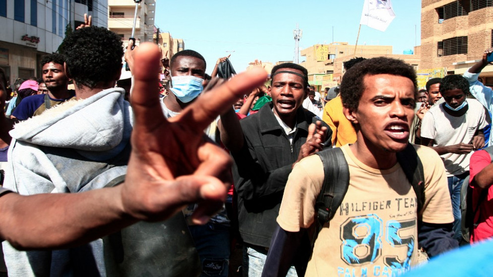 متظاهرون سودانيون ضد "الانقلاب العسكري" في بلدهم في العاصمة الخرطوم. 30 كانون الأول/ديسمبر 2021. (أ ف ب)