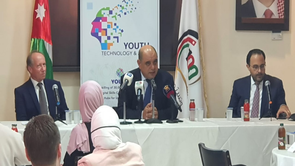 وزير الاقتصاد الرقمي والريادة، أحمد الهناندة خلال مؤتمر صحفي 28/07/2021 (المملكة)
