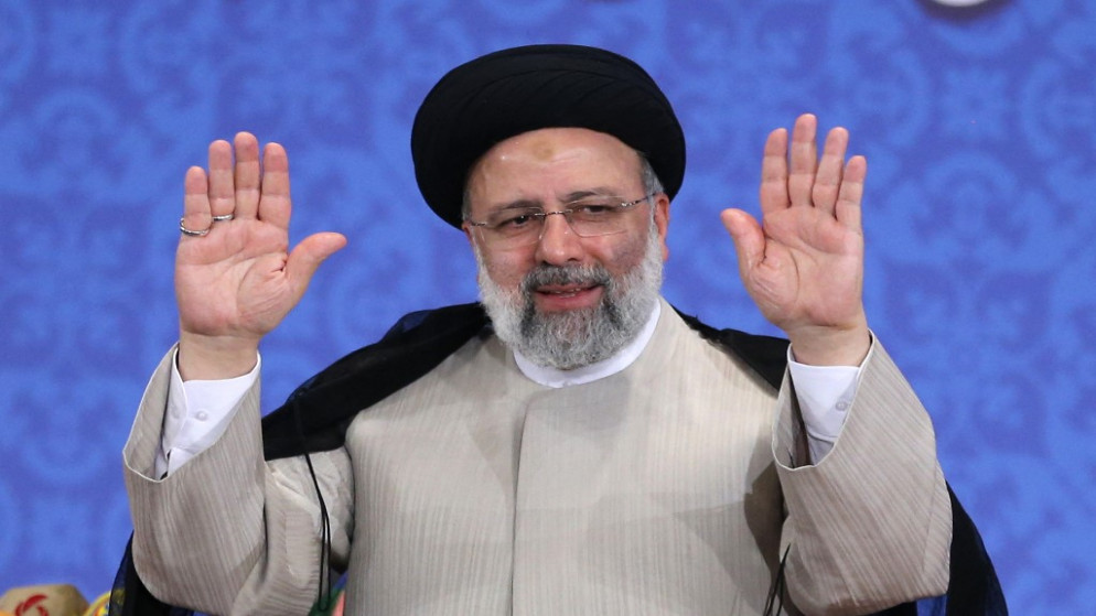 الرئيس الإيراني المنتخب إبراهيم رئيسي خلال مؤتمره الصحفي الأول في العاصمة الإيرانية طهران. 21 يونيو/حزيران 2021.(أ ف ب)