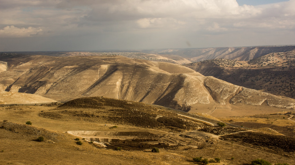 منظر عام للحدود بين الأردن وسوريا. (shutterstock)