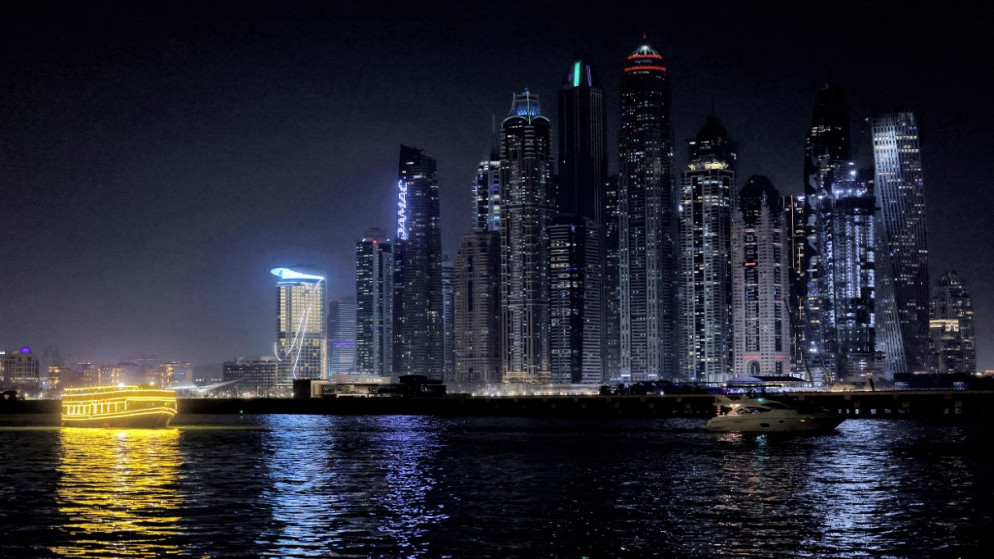 منظر عام لناطحات سحاب في إمارة دبي. (أ ف ب)