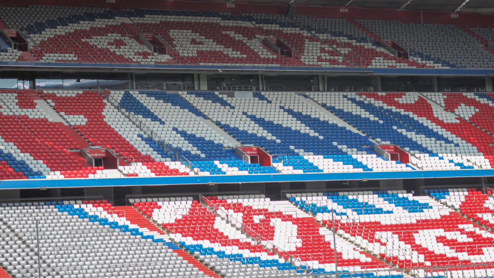 شعار نادي بايرن ميونيخ داخل ملعبه أليانز أرينا. (Shutterstock)