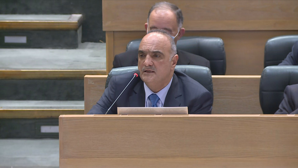 رئيس الوزراء بشر الخصاونة خلال جلسة مجلس النواب لمناقشة مشروع تعديل الدستور الأردني لعام 2021. (المملكة)