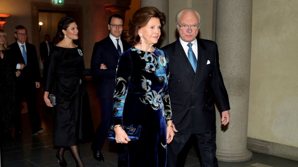 ملك السويد كارل جوستاف والملكة سيلفيا، 10 كانون الأول/ديسمبر  2021 (رويترز)
