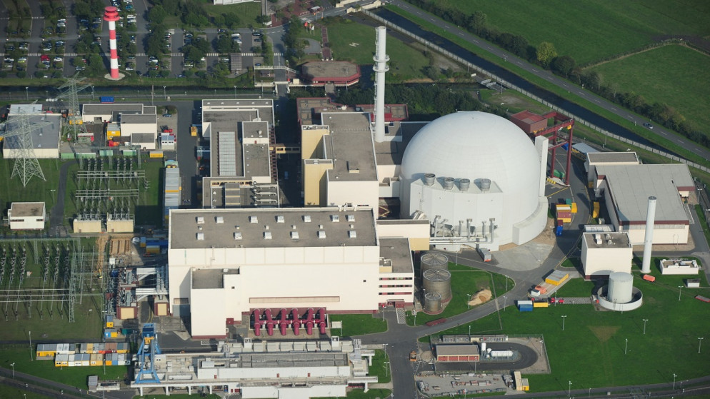 صورة توضيحية لمحطة إنتاج الكهرباء من محطة نووية (أ ف ب)