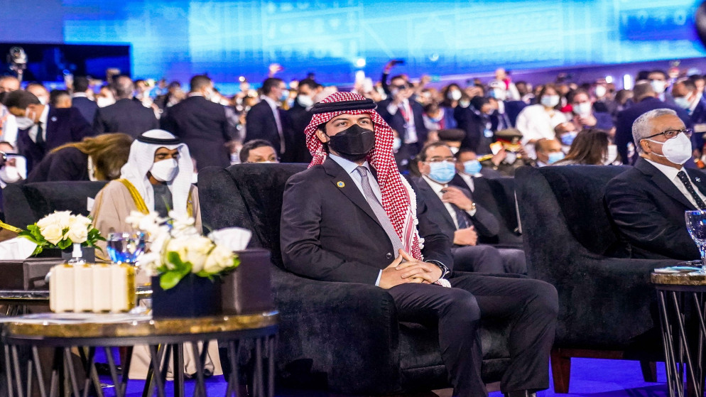 الأمير الحسين بن عبدالله الثاني ولي العهد خلال حضوره افتتاح منتدى شباب العالم في مصر. (الديوان الملكي الهاشمي)