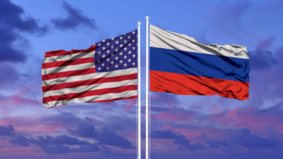 علما الولايات المتحدة وروسيا.(shutterstock)