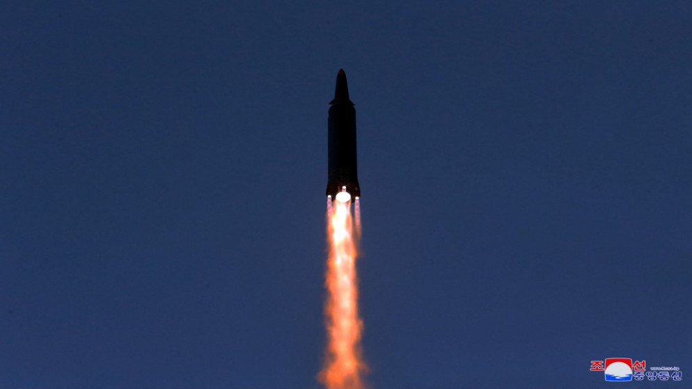صورة لإطلاق صاروخ خلال تجربة لكوريا الشمالية. (أ. ف. ب) نقلا عن وكالة الأنباء الرسمية في كوريا الشمالية