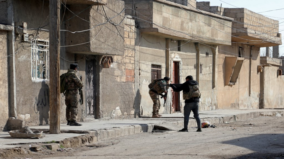 مقاتلون أكراد في مدينة الحسكة شمال شرق سوريا، 22 كانون الثاني/يناير 2022. (أ ف ب)