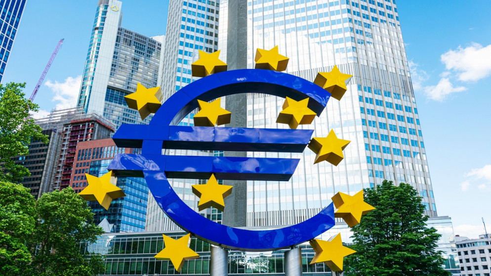 البنك المركزي الأوروبي (ECB) هو البنك المركزي لليورو ويدير السياسة النقدية لمنطقة اليورو في فرانكفورت ، ألمانيا..(shutterstock)