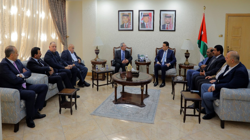 رئيس مجلس النواب أحمد الصفدي يلتقي وفداً من منظمة التحرير الفلسطينية. (بترا)